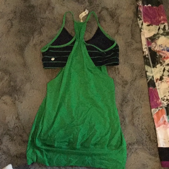 Lululemon top 6 - Picture 2 of 2